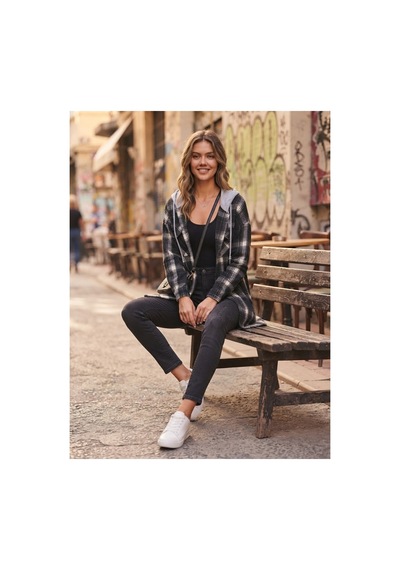 Polologin Butik Polologin Kadın Siyah-beyaz Ekose Desenli Kapüşonlu Şardonlu Oduncu Tunik Gömlek Siyah Polologin Butik Polologin Kadın Siyah-beyaz Ekose Desenli Kapüşonlu Şardonlu Oduncu Tunik Gömlek Siyah