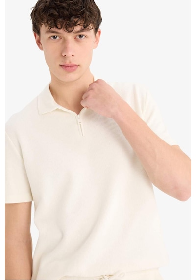 DeFacto Regular Fit Polo Yaka Kısa Kollu Dokulu Tişört E4027AX25SPER223 DeFacto Regular Fit Polo Yaka Kısa Kollu Dokulu Tişört E4027AX25SPER223
