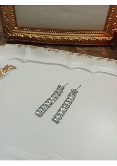 Baget Kesim Zirkon Taşlı Sallantılı Gümüş Renk Kararmaz Çelik Küpe Gümüş