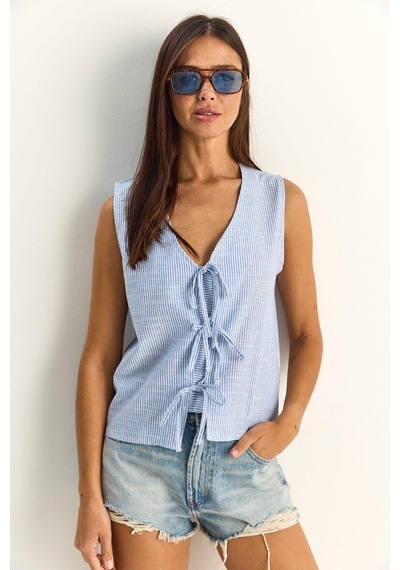 Shade Kadın %100 Pamuk Kalın Askılı Önden Bağlama Detaylı Çizgili Peplum Bluz 60282045 - Beyaz-lacivert Çok Renkli