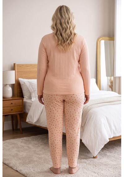 Seboteks Şardonlu İnterlok Kumaş Yakası Düğmeli Kışlık Büyük Beden Kadın Pijama Takımı 2700 Somon Seboteks Şardonlu İnterlok Kumaş Yakası Düğmeli Kışlık Büyük Beden Kadın Pijama Takımı 2700 Somon