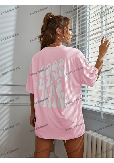 Flood Of Style Unisex Bay Qutie Sloganlı Grafik Düşük Omuz Tişört Kod-1400 Pembe