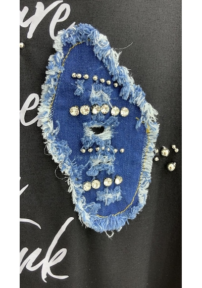 La Velina Büyük Beden Asimetrik Şifon Detaylı Taş Ve Denim Aplikeli Baskılı Rahat Kesim Kadın Bluz Siyah La Velina Büyük Beden Asimetrik Şifon Detaylı Taş Ve Denim Aplikeli Baskılı Rahat Kesim Kadın Bluz Siyah