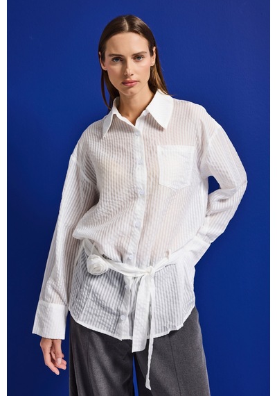 Itsbasic Kadın Beyaz W5 Oversize Kemer Detaylı Özel Kumaş Tasarım Gömlek