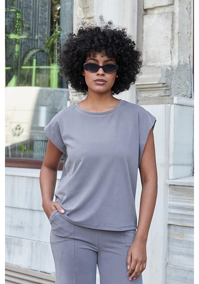 Jument Kadın Modal İpeksi Likralı Kumaş Geniş Sıfır Yaka Düşük Omuzlu T-shirt Bluz-antrasit Antrasit Jument Kadın Modal İpeksi Likralı Kumaş Geniş Sıfır Yaka Düşük Omuzlu T-shirt Bluz-antrasit Antrasit