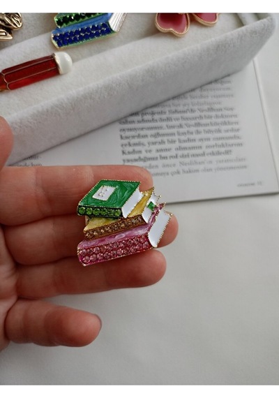 Pembe, Sarı, Yeşil Kitap Broş Renkli