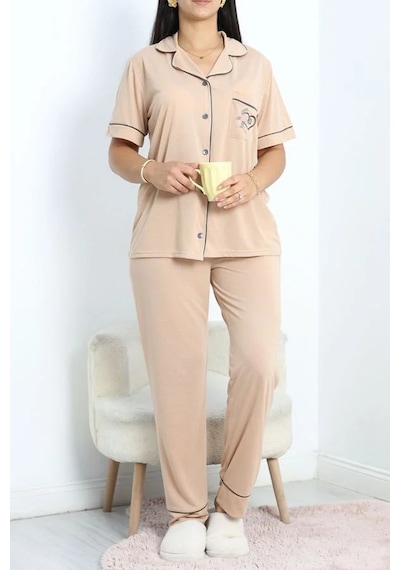 Seka Store Seka Nakışlı Büyük Beden Düğmeli Pijama Takımı Bej - 50618.919. Çok Renkli Seka Store Seka Nakışlı Büyük Beden Düğmeli Pijama Takımı Bej - 50618.919. Çok Renkli