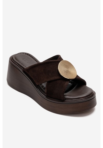 Luvishoes Fıanna Kahverengi Süet Hakiki Deri Tokalı Çapraz Bantlı Kadın Dolgu Topuklu Terlik Luvishoes Fıanna Kahverengi Süet Hakiki Deri Tokalı Çapraz Bantlı Kadın Dolgu Topuklu Terlik