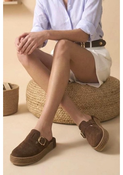 Fox Shoes Y596148502 Kahverengi Süet Önü Kapalı Sabo Terlik