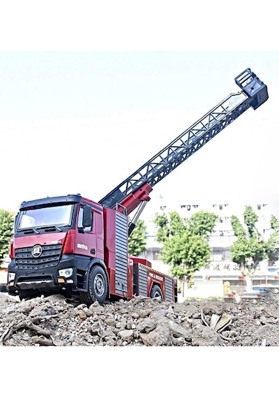 Huına1561 1/14 22ch Rc Merdivenli Yangın Söndürme İtfaiye Kamyonu
