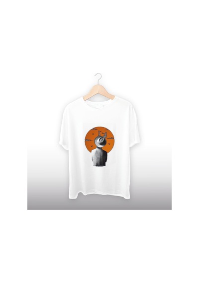 Hayal Kuran Adam Detaylı Unisex Tişört Beyaz