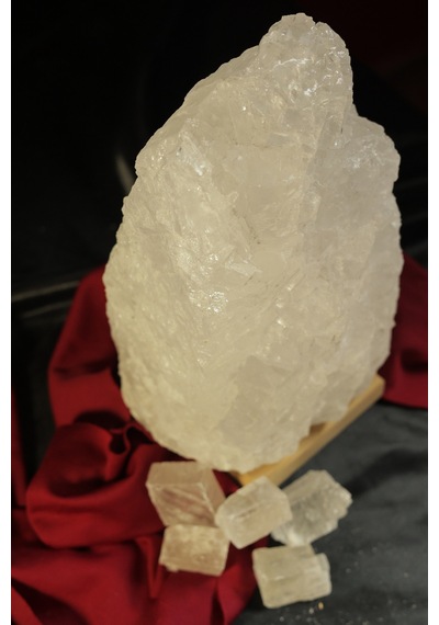 2-3 Kg Çankırı Kristal Tuz Lambası Ahşap Kaideli Doğal Dekoratif Ortam Lambası