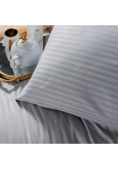 Clasy %100 Pamuk Saten Çift Kişilik Lastikli Çarşaf + 2 Adet Yastık Kılıfı  180 x 200