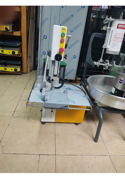 Hnc 1.5 Kw 2 Hp Geniş Tepsi Büyük Motor Et Kemik Kesme Testeresi