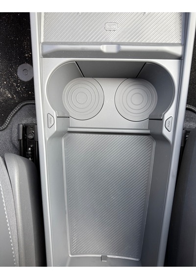Kia Ev3 Süet Kaplı Orta Konsol Düzenleyici