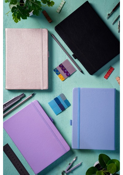 1047 Victoria's Journals Venzi Sert Kapak Planlayıcı Defter 14x20 Cm 100 Gr. Krem 96 Yaprak Gümüş Çizgili