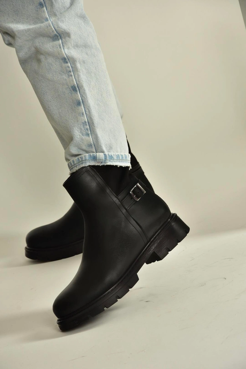 Fox Shoes V674420409 Siyah Kalın Tabanlı İçi Tüylü Kadın Bot Siyah-Suni Deri