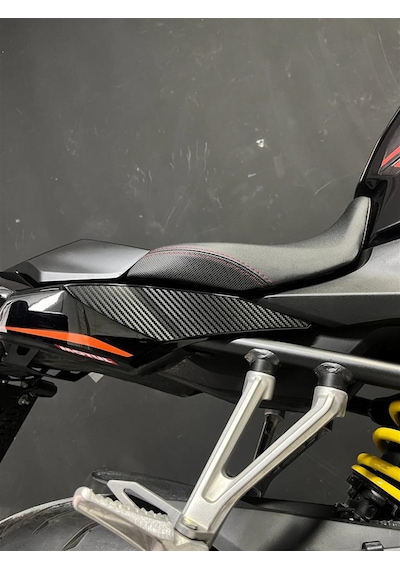 Honda CBR 650R Kuyruk Karbon Sticker Etiket Modeli