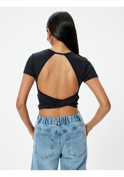 Koton Arkası Pencere Detaylı Tişört Kısa Kollu Yuvarlak Yaka Slim Fit Siyah 4sak50684ek Siyah
