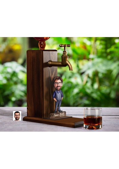 Bk Gift Kişiye Özel Patron Baba Karikatürlü Musluklu Ahşap Viski Standı-2, Viski Çeşmesi, Doğum Günü Hediyesi, İçecek Dispenseri