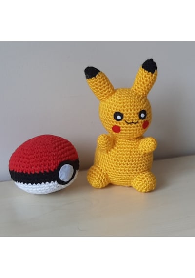 Amigurumi Oyuncak Pikaçu Ve Pokemon Topu