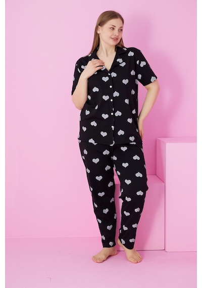 Siyah İnci Beden Battal Boy Düğmeli Örme Pijama Takım Siyah Beyaz Kalp Siyah İnci Beden Battal Boy Düğmeli Örme Pijama Takım Siyah Beyaz Kalp