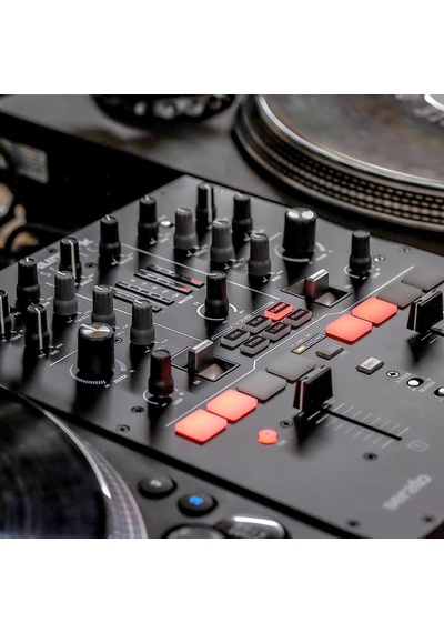 Numark Scratch Dj Mikseri