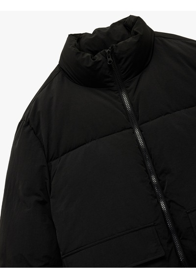 Koton Uzun Kollu Kapaklı Cep Detaylı Fermuarlı Slim Fit Dik Yaka Kışlık Şişme Mont Siyah 6wam20125hw Siyah Koton Uzun Kollu Kapaklı Cep Detaylı Fermuarlı Slim Fit Dik Yaka Kışlık Şişme Mont Siyah 6wam20125hw Siyah