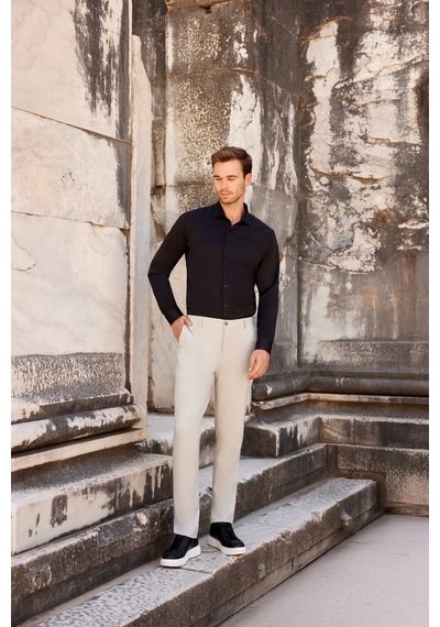 Morven Siyah Slim Fit Dar Kesim Düz Sert Yaka Uzun Kollu Gömlek 99mc004002001 Siyah