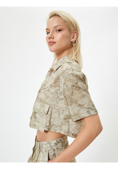 Koton Batik Desenli Crop Gömlek Kapaklı Cep Detaylı Kısa Kollu Haki Desenli 4sak60458pw Haki Koton Batik Desenli Crop Gömlek Kapaklı Cep Detaylı Kısa Kollu Haki Desenli 4sak60458pw Haki