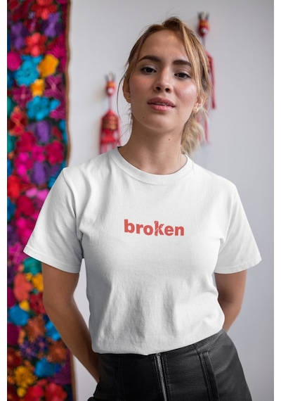 Noıssey Broken - Regular Fit / Standart Kalıp Unisex T-shirt Beyaz