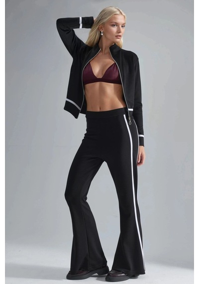 Hiccup Modal Dokulu Fermuarlı Sweatshirt Ve İspanyol Paça Pantolon İkili Takım Berşan Collection Siyah Hiccup Modal Dokulu Fermuarlı Sweatshirt Ve İspanyol Paça Pantolon İkili Takım Berşan Collection Siyah
