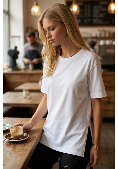 Armonika Kadın Beyaz Yuvarlak Yaka Duble Kol Yanları Yırtmaçlı Pamuklu T-shirt Arm-26y137001