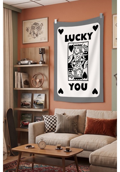 Lucky You Kupa Kralı İskambil Kartı Temalı Dekoratif Duvar Örtüsü Duvar Halısı Beyaz