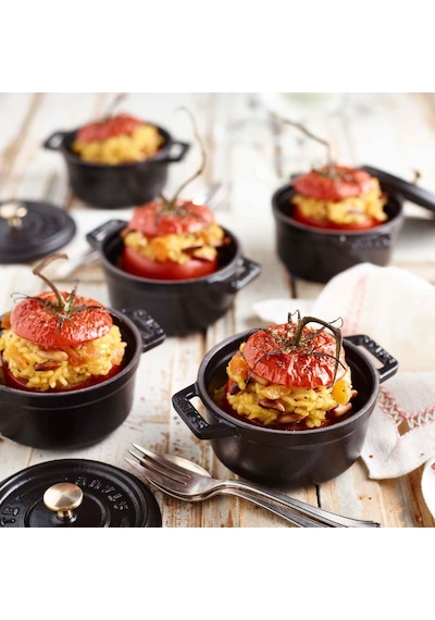 Staub 40500-101-0 Mini Güveç, Yuvarlak Kapaklı 10 Cm, 0,25 L, İndüksiyona Uygun, Mat Siyah Emaye Kap İçi, Siyah Diğer
