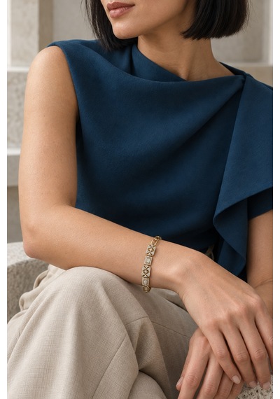 Geometrik Yıldız Motifli Baget Taş Detaylı Zincir Kadın 14k Altın Renginde Vıp Seri Xp Marka Bileklik Renkli Geometrik Yıldız Motifli Baget Taş Detaylı Zincir Kadın 14k Altın Renginde Vıp Seri Xp Marka Bileklik Renkli