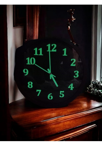 Fosforlu Gece Karanlıkta Parlayan Siyah Duvar Saati Çap 30 Cm Siyah