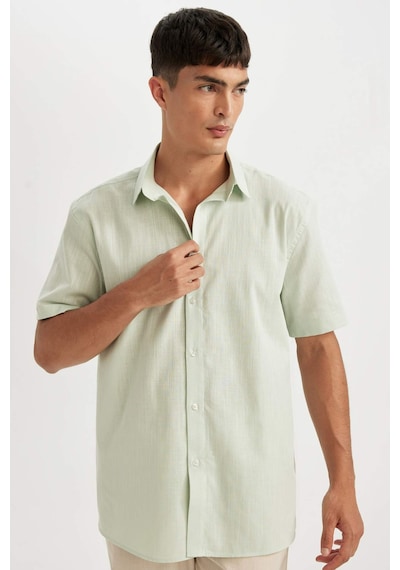 DeFacto %100 Pamuk Regular Fit Yazlık Polo Yaka Basic Düz Kısa Kollu Gömlek D1057AX24AUTR284 DeFacto %100 Pamuk Regular Fit Yazlık Polo Yaka Basic Düz Kısa Kollu Gömlek D1057AX24AUTR284