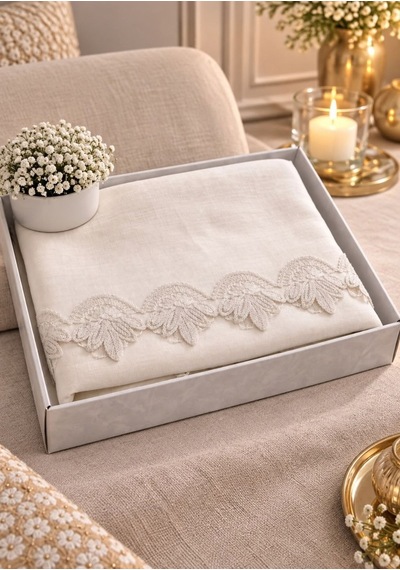 Home Fransız Dantelli Linen Kumaştan Lüks Masa Örtüsü