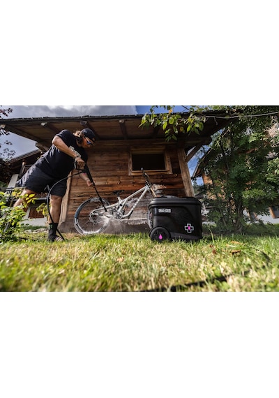 Muc-off Mobile Pressure Washer Starter Bundle Şarjlı Basınçlı Yıkama Makinesi Başlangıç Paketi 21116 Siyah