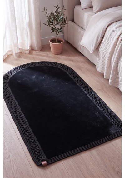 Merplush Mihraplı Peluş Seccade 75x130 Cm Süet Taban Yıkanabilir Yumuşak Namaz Halısı Siyah - Siyah