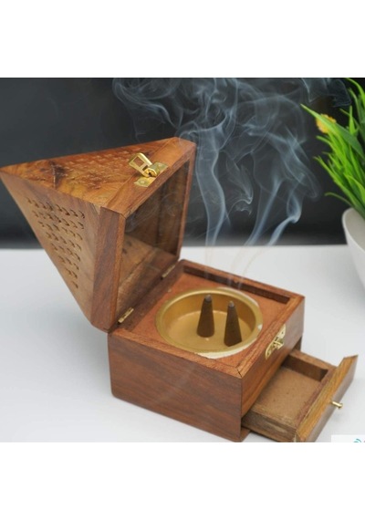 Konik Tütsü Yakma Kutusu Ahşap Piramit 16cm