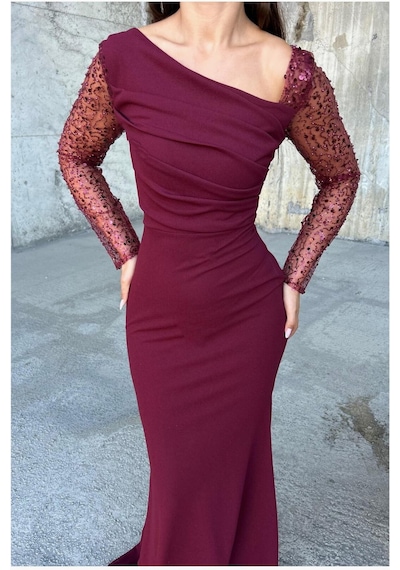 DefyModa Kadın Asimetrik Yaka Taş Detaylı Maxi Abiye Elbise Bordo