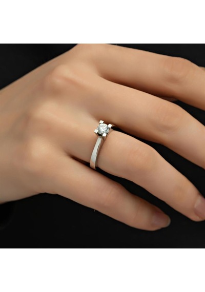 4 Tırnaklı Swarovski Taşlı 925 Gümüş Tektaş Yüzük