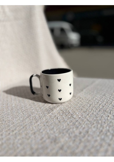 El Yapımı Seramik Kupa, Mug, Türk Kahvesi Bardağı Siyh Kalp Desen
