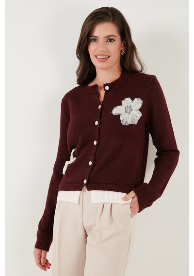 Lela Premium Tül Çiçek Detaylı Regular Fit Bisiklet Yaka Düğmeli Triko Bayan Hırka 680Hi002421 Bordo