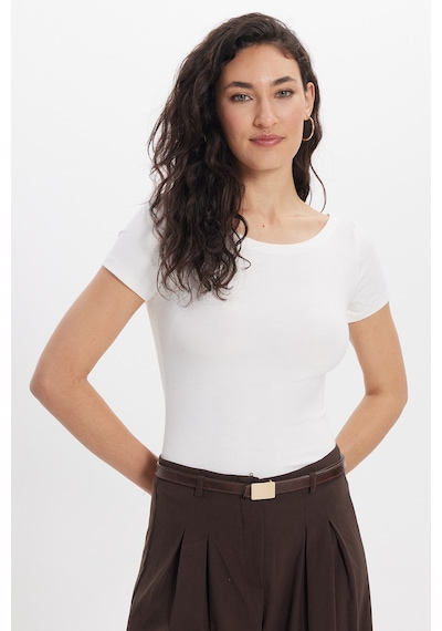 Tudors Kadın Slim Fit Dar Kesim Pamuklu Yumuşak Dokulu Kısa Kollu Kayık Yaka Beyaz Tişört-50529