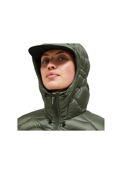 Peak Performance Peak Performance Helium Down Hood Kadın Yeşil Outdoor Ceketi 30109 Çok Renkli