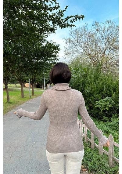Kadın Bej Fırfırlı Boğazlı Yaka, Uzun Kol, Vucüda Oturan Kalıp, Esnek Kumaş, Düz Desen, Triko Bluz Kadın Bej Fırfırlı Boğazlı Yaka, Uzun Kol, Vucüda Oturan Kalıp, Esnek Kumaş, Düz Desen, Triko Bluz