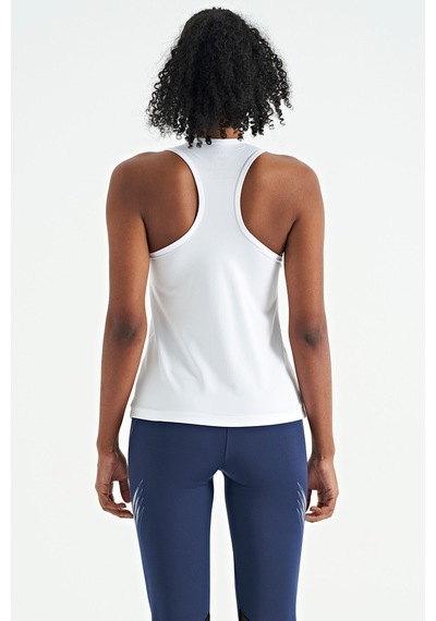 Tommy Life Beyaz Yırtmaç Detaylı O Yaka Sıfır Kollu Standart Kalıp Kadın Spor Atlet - 97256 Beyaz